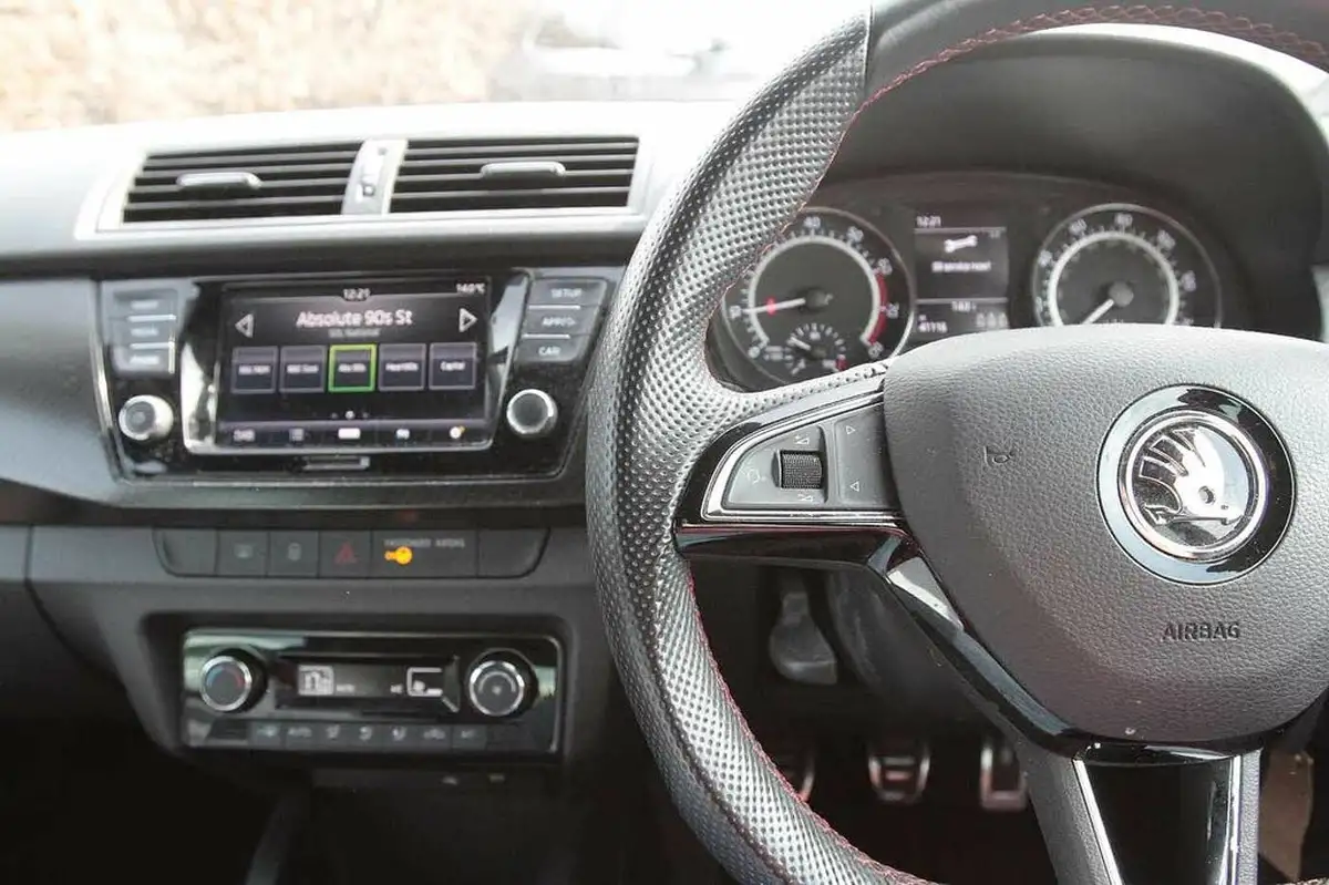 2019-skoda-fabia-10-tsi-monte-carlo-95ps-hatchback-big-16