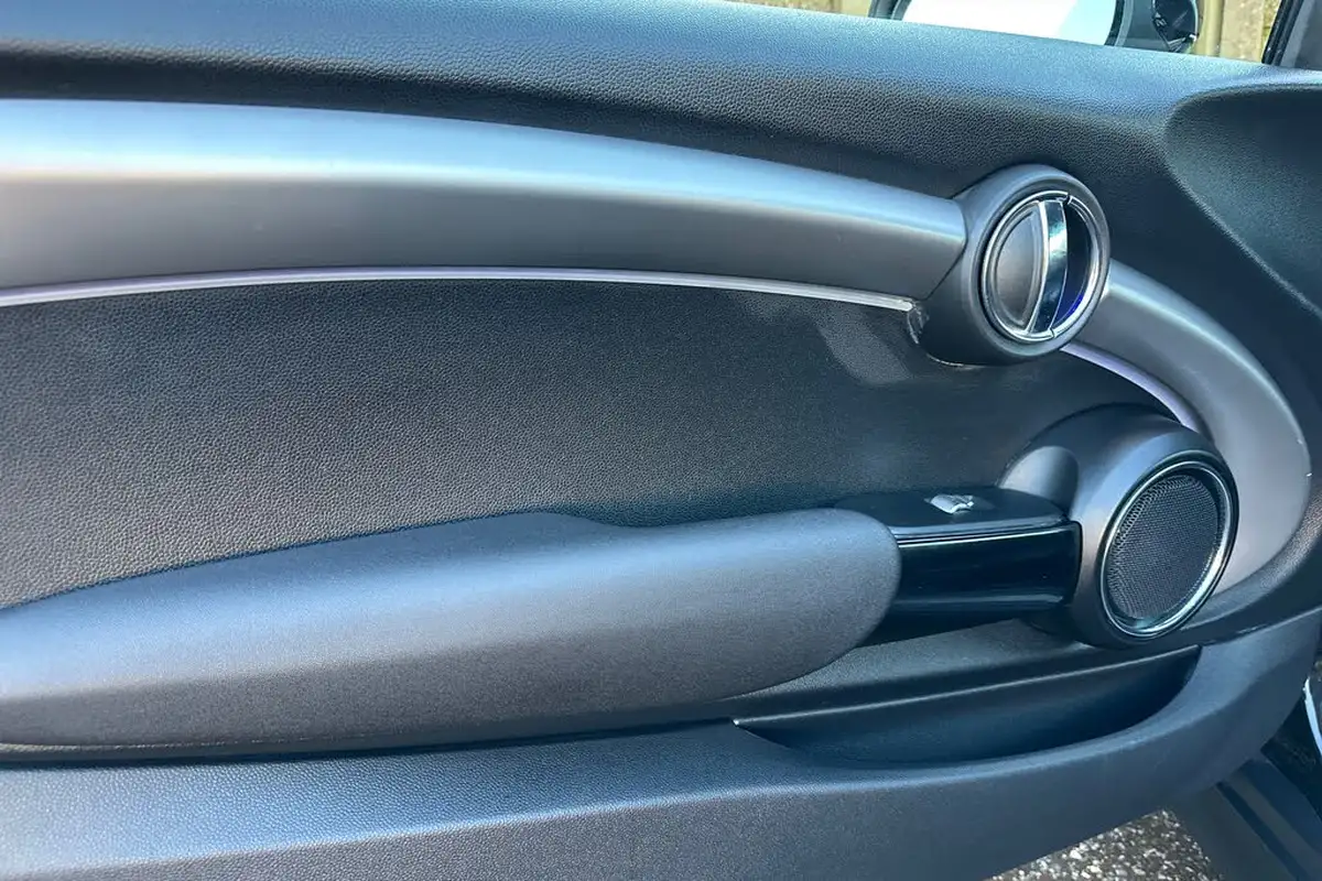 2019-mini-cooper-20-cooper-s-exclusive-189bhp-hatchback-3d-auto-big-4