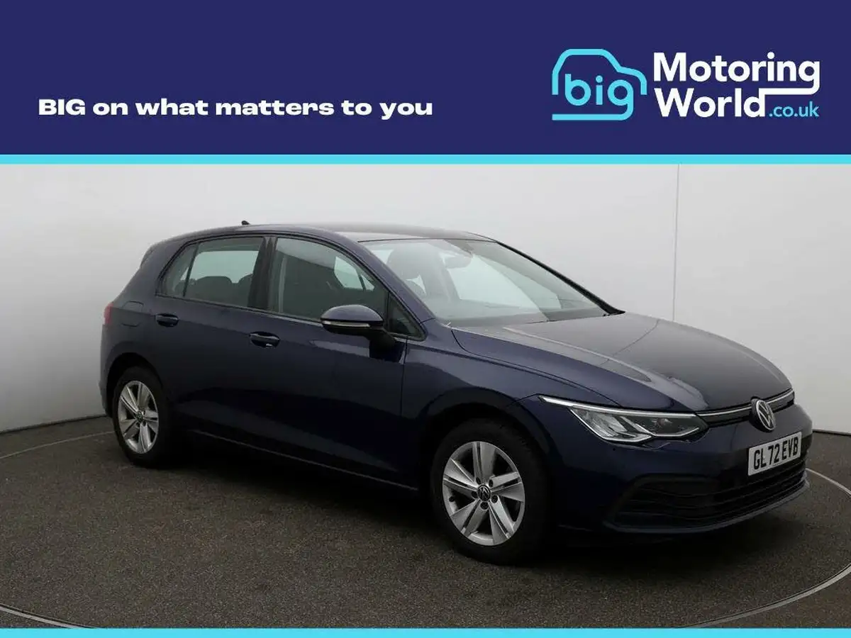 2022-volkswagen-golf-15-tsi-life-130ps-hatchback-big-0