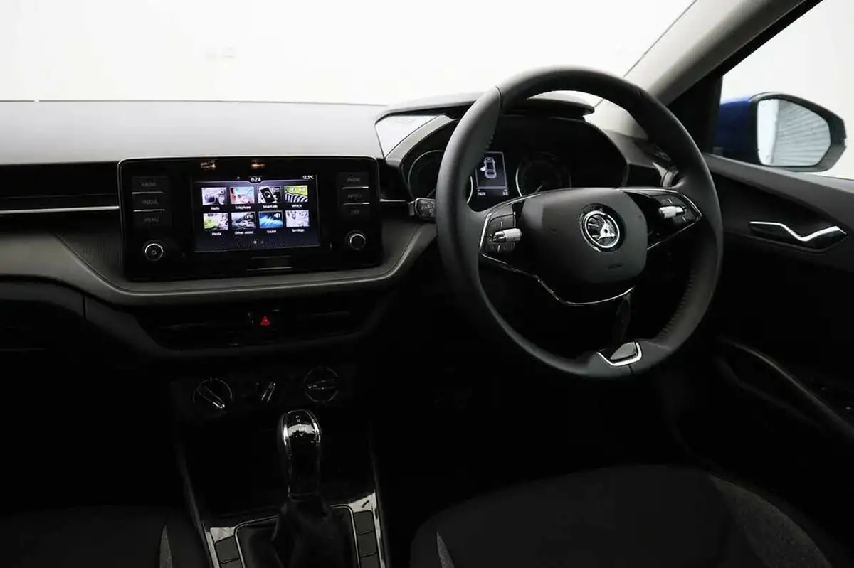 2023-skoda-fabia-10-tsi-se-comfort-110ps-dsg-big-1