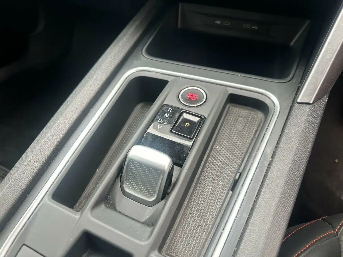 2021-seat-leon-15-etsi-fr-sport-hatchback-big-22