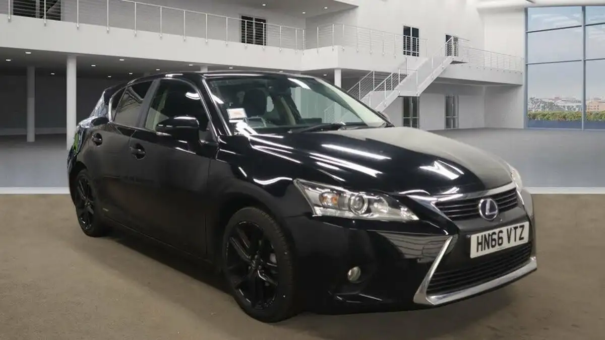 2016-lexus-ct-200h-18-advance-big-1