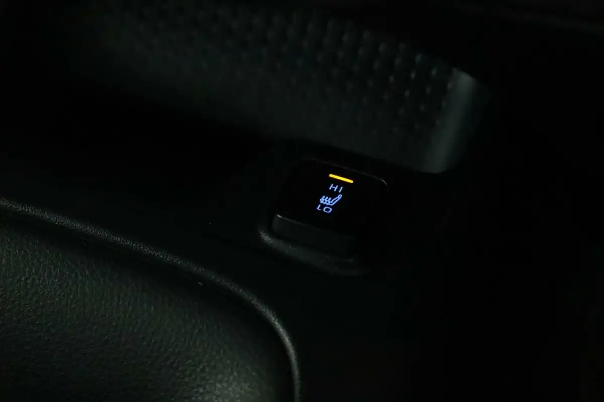 2021-suzuki-swace-18-sz-t-big-23