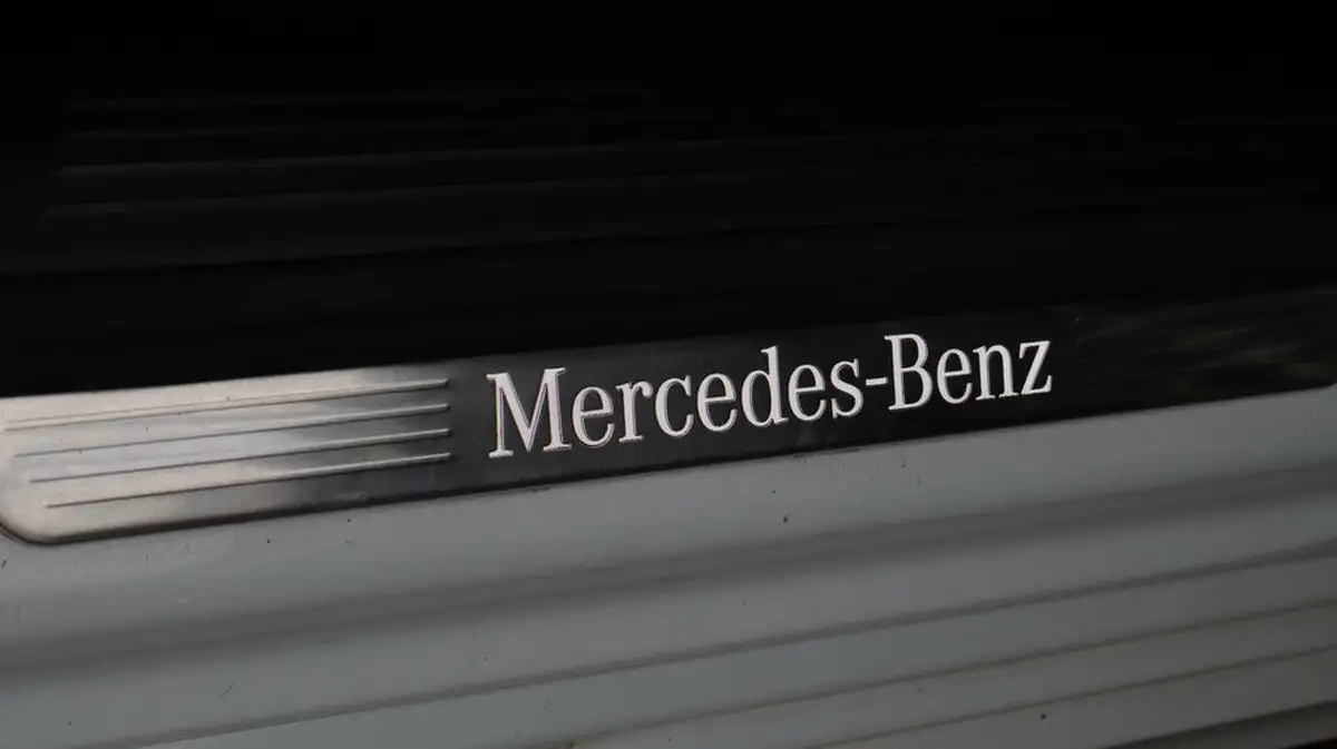 2021-mercedes-benz-a-class-13-a200-amg-line-premium-plus-edition-hatchback-5d-7g-dct-big-24