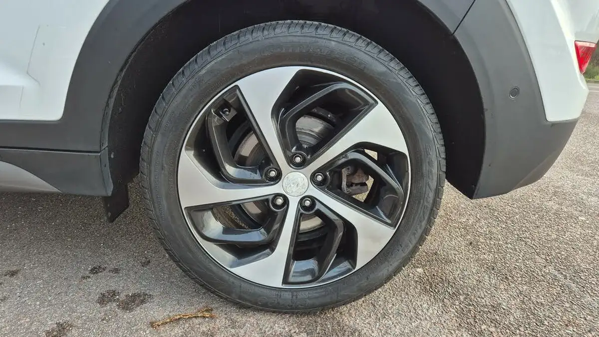 2017-hyundai-tucson-20crdi-premium-se-185ps-auto-big-26