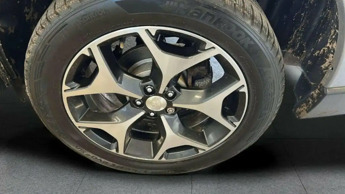 2013-subaru-forester-20-xt-turbo-big-25