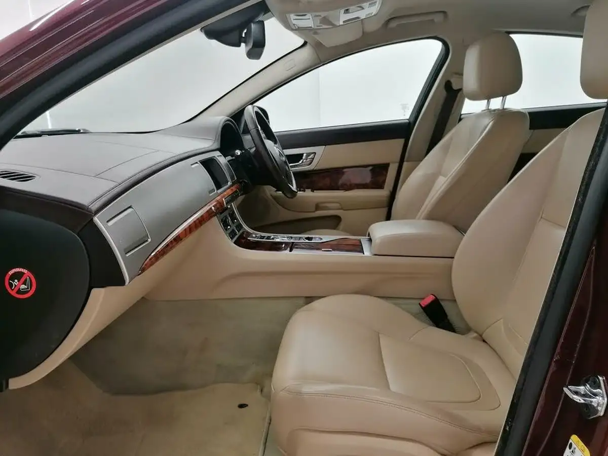 2014-jaguar-xf-22td-premium-luxury-200ps-saloon-4d-big-13
