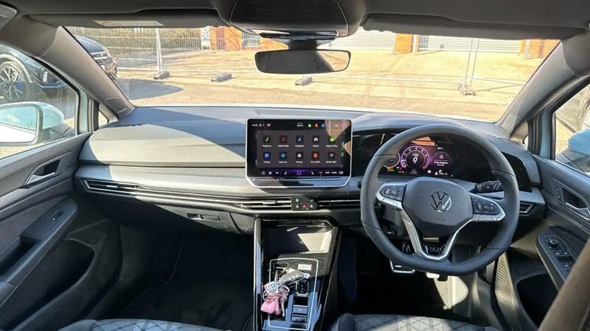 2024-volkswagen-golf-15-etsi-r-line-hatchback-big-7