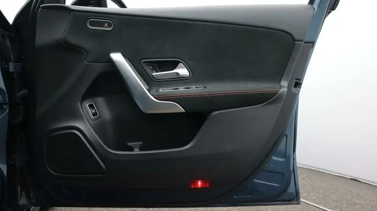 2022-mercedes-benz-a-class-13-a200-amg-line-premium-saloon-4d-big-15