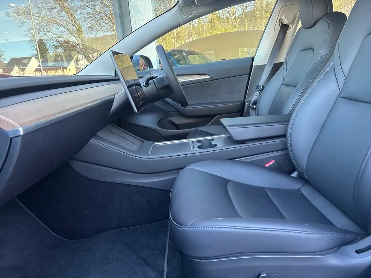 2022-tesla-model-3-e-rwd-big-9