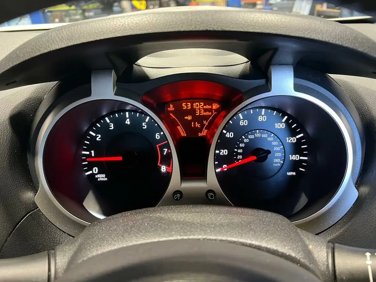 2014-nissan-juke-16-acenta-premium-16v-1598cc-big-22