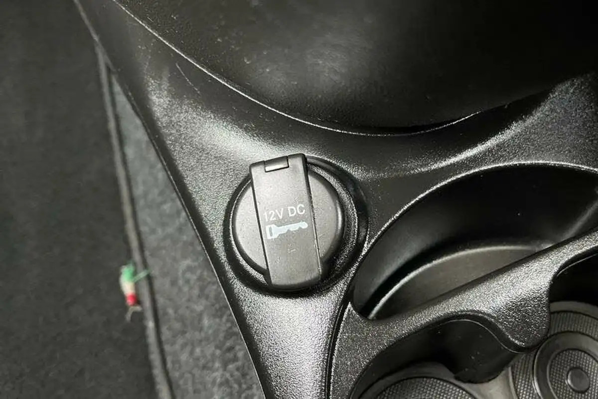 2019-fiat-500-12-lounge-ss-big-36