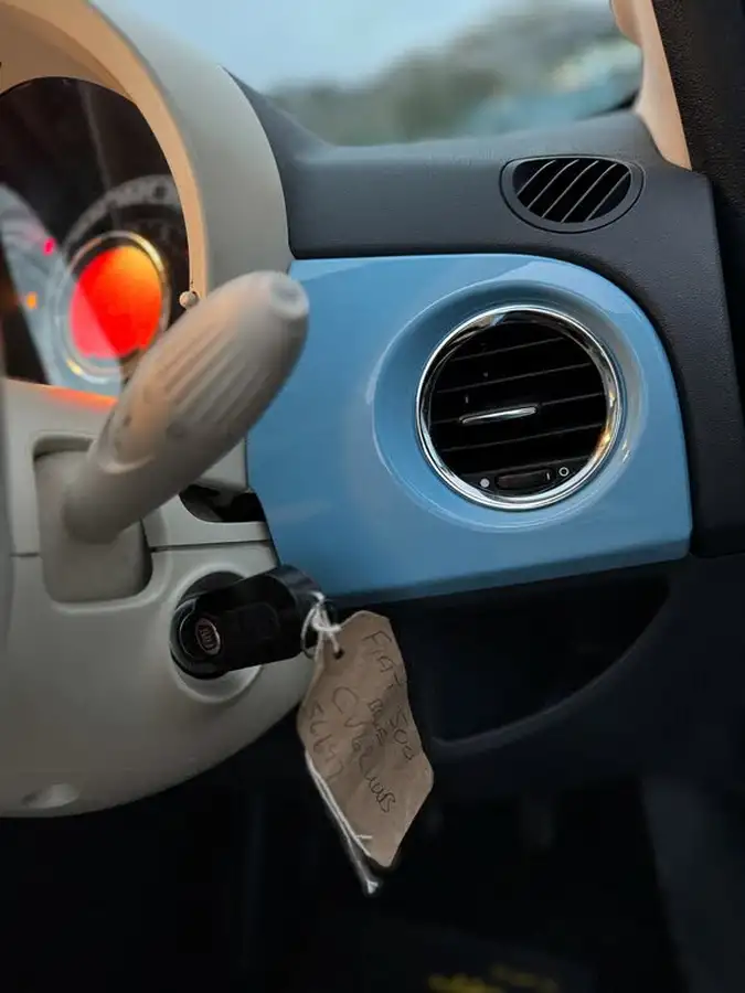 2012-fiat-500-12-lounge-ss-big-25