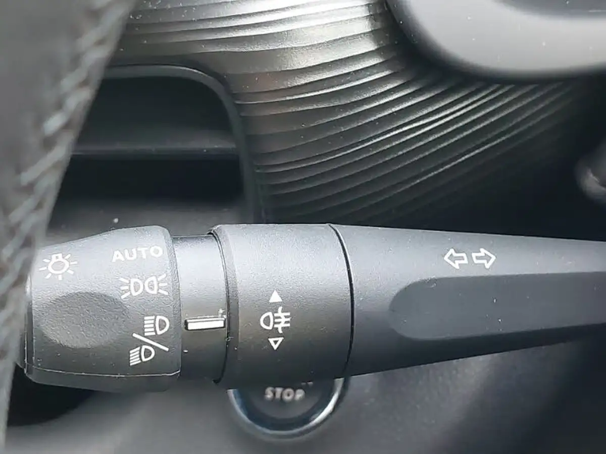 2024-jeep-avenger-12-gse-altitude-big-16
