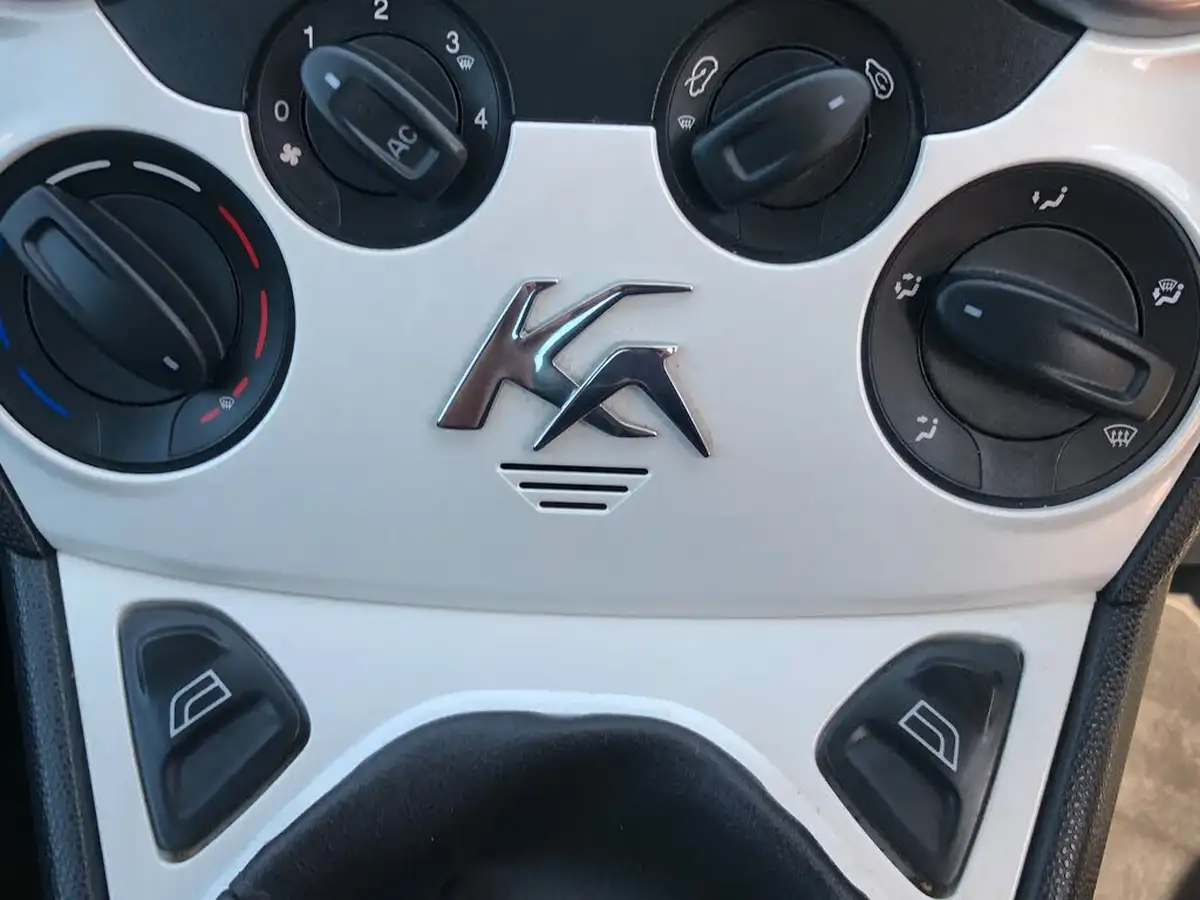 2015-ford-ka-12-zetec-big-15