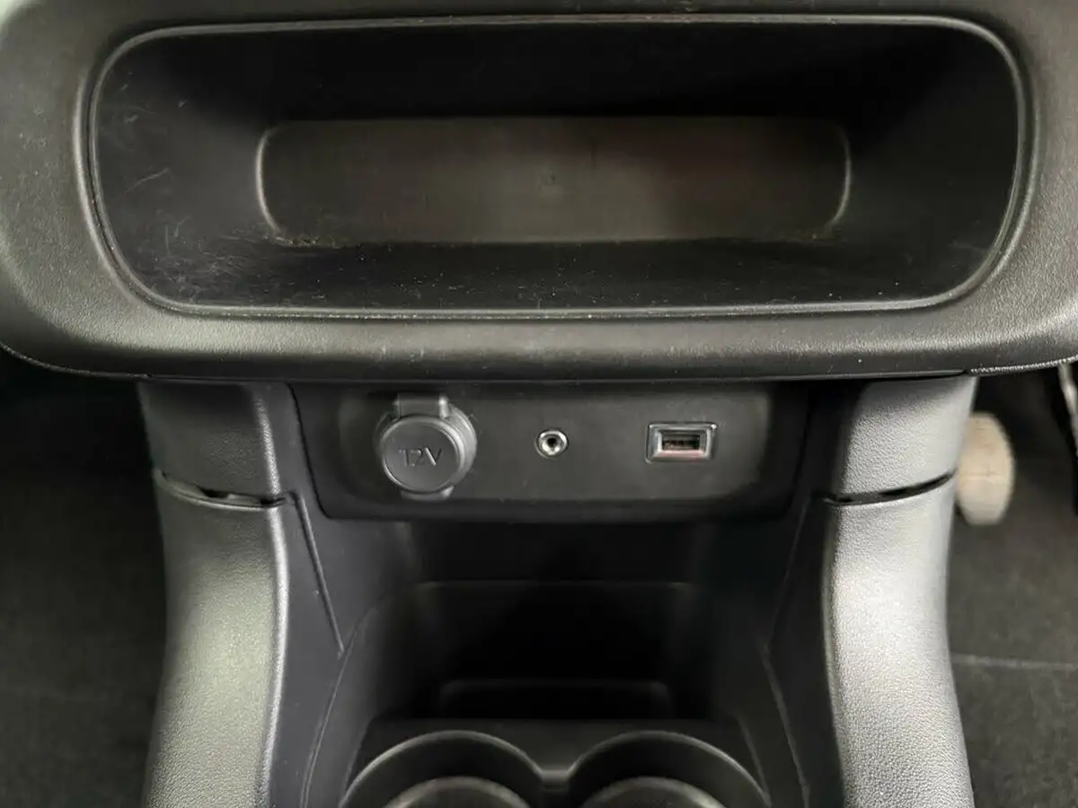 2017-citroen-c3-12-puretech-flair-82ps-big-39