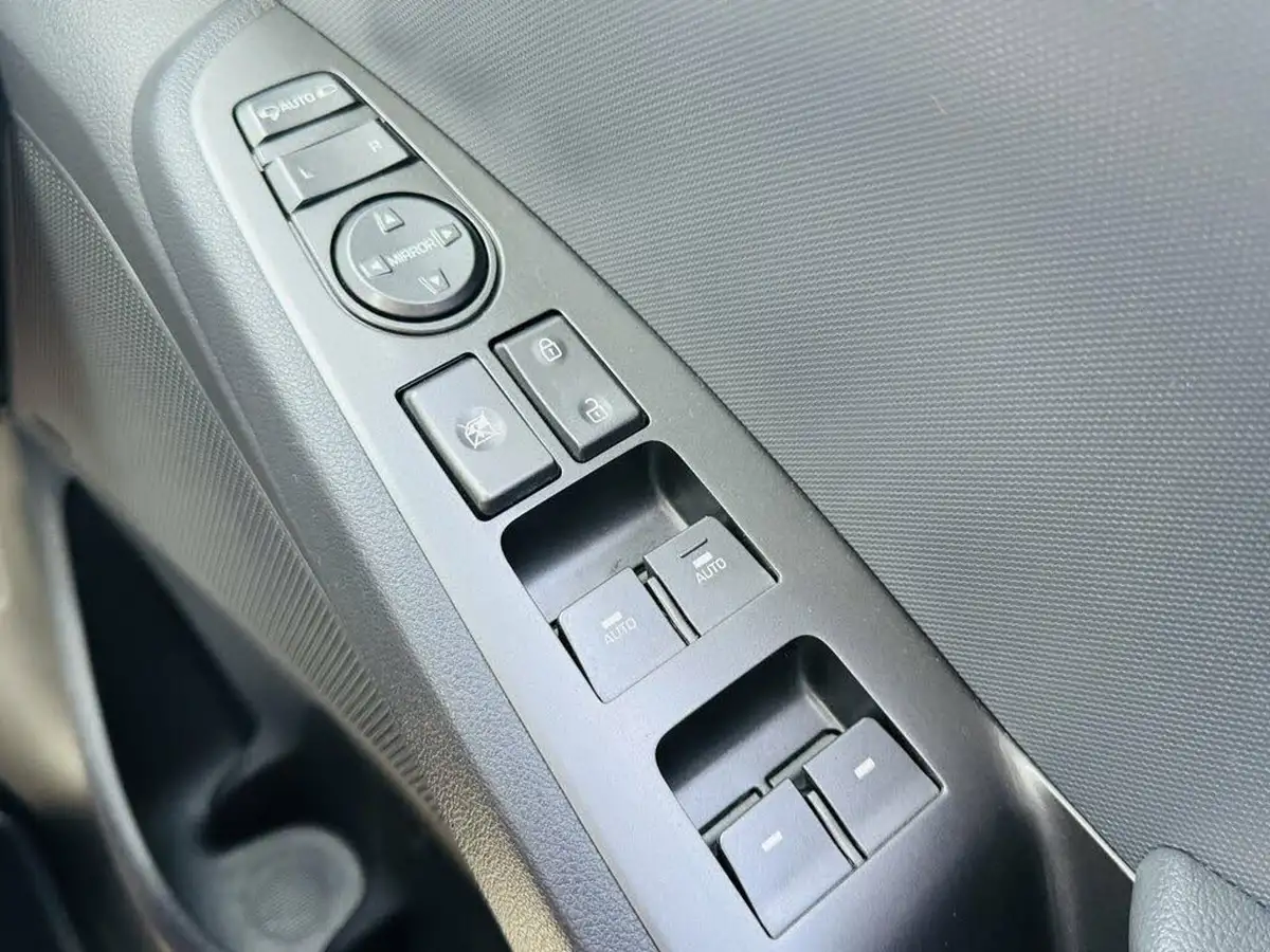 2020-hyundai-ioniq-16-gdi-1st-edition-hybrid-big-16