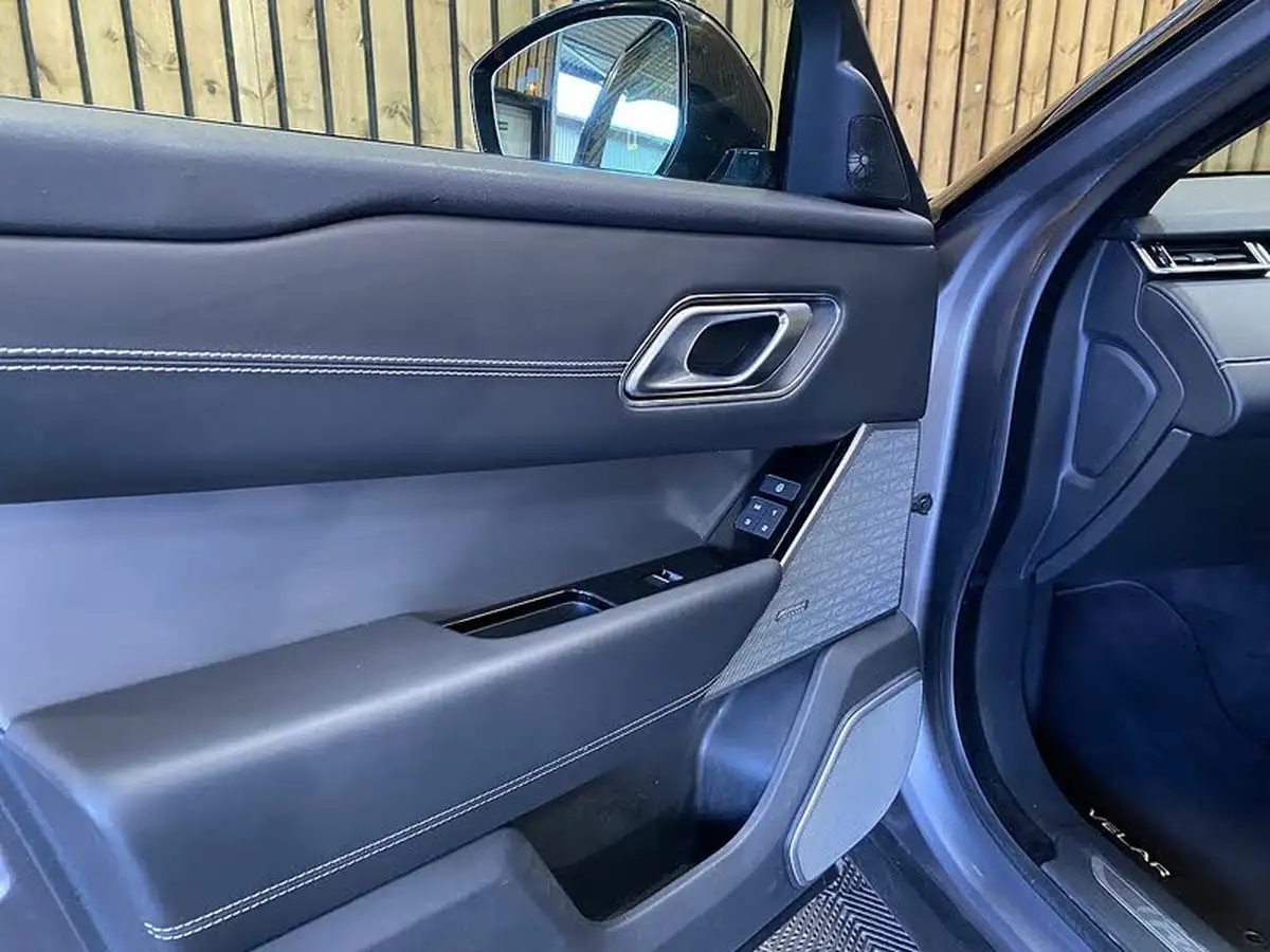 2019-land-rover-range-rover-velar-30-d300-r-dynamic-hse-big-56
