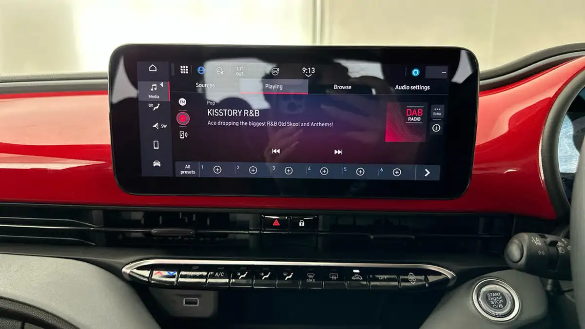 2022-fiat-500-e-red-117bhp-big-11