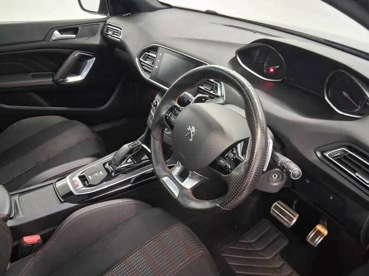 2019-peugeot-308-15-bluehdi-gt-line-eat8-big-10