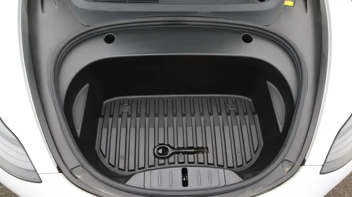 2021-tesla-model-3-e-long-range-4x4-big-19