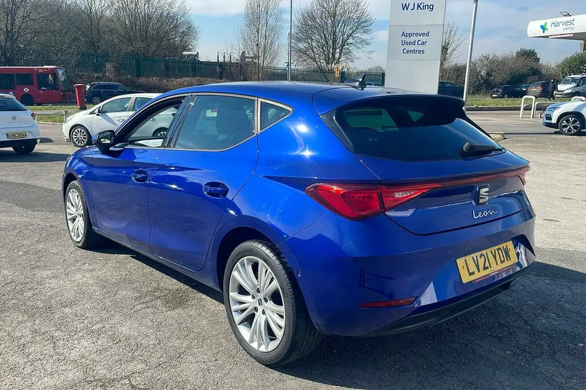 2020-seat-leon-15-tsi-evo-se-dynamic-hatchback-big-1