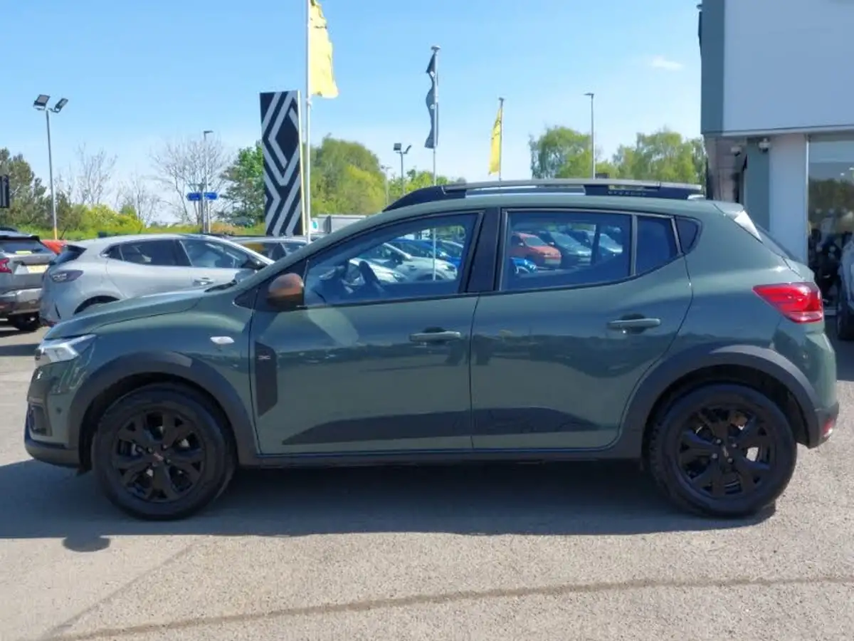 2024-dacia-sandero-stepway-10-tce-extreme-100bhp-bi-fuel-big-3