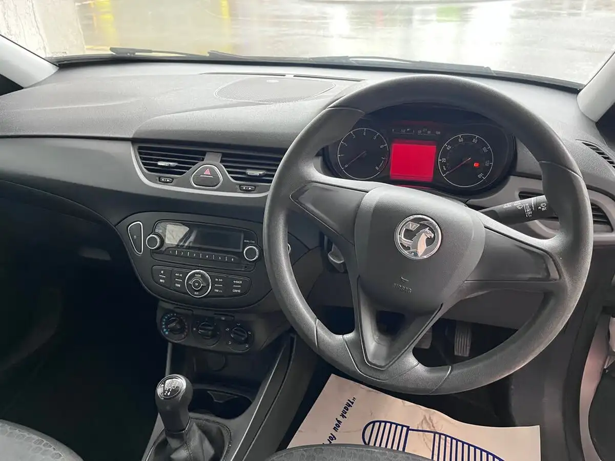 2015-vauxhall-corsa-12-life-3d-big-8