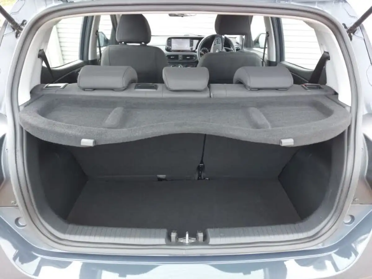 2021-hyundai-i10-10-se-connect-big-7