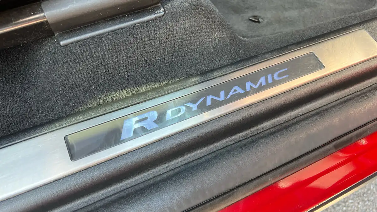 2020-land-rover-discovery-sport-20-d180-r-dynamic-hse-big-23