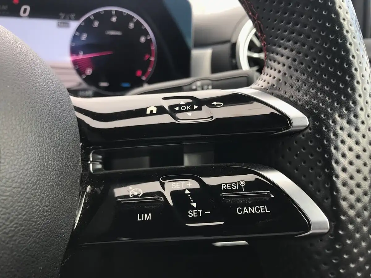 2023-mercedes-benz-a-class-13-a180-amg-line-executive-hatchback-5d-7g-dct-big-22