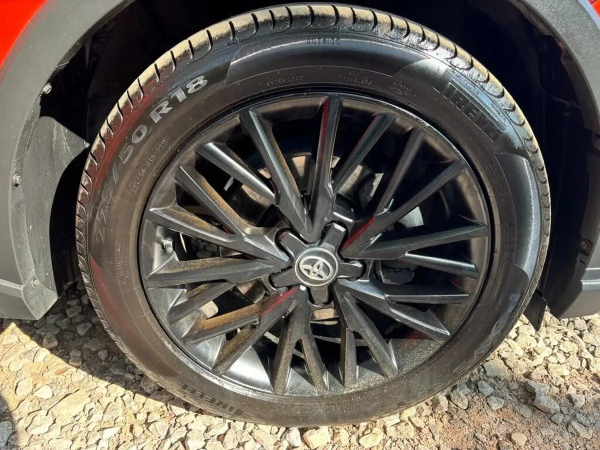 2020-toyota-c-hr-20-vvt-i-orange-edition-big-24