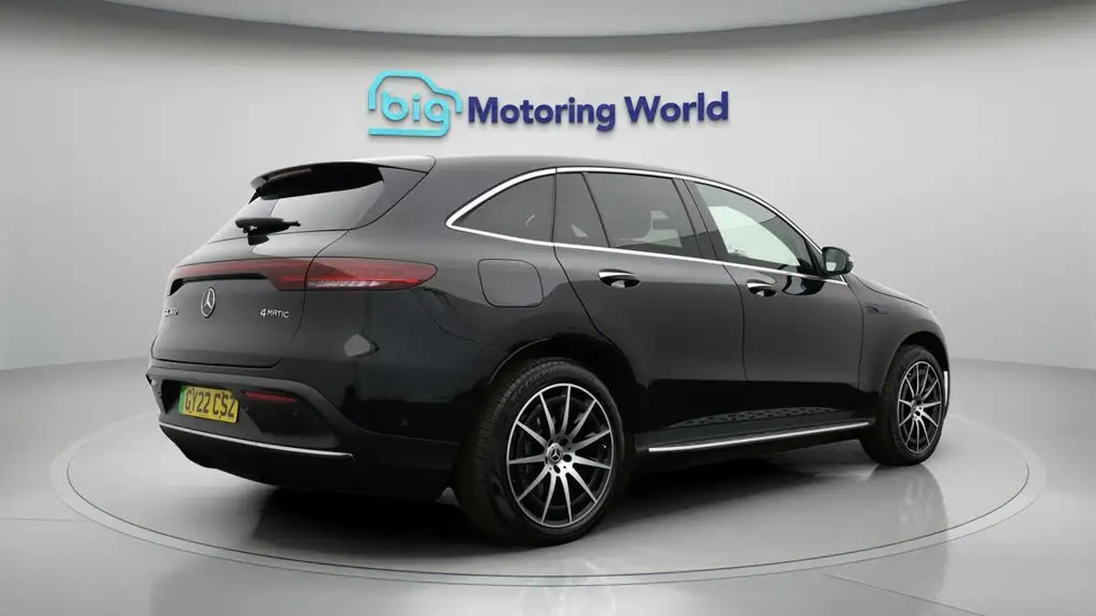 2022-mercedes-benz-eqc-e-eqc-400-amg-line-big-6