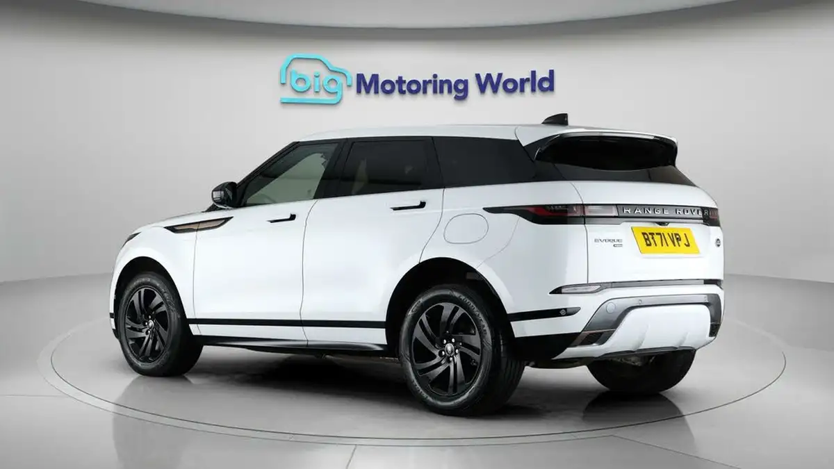 2022-land-rover-range-rover-evoque-15-p300e-r-dynamic-s-big-5