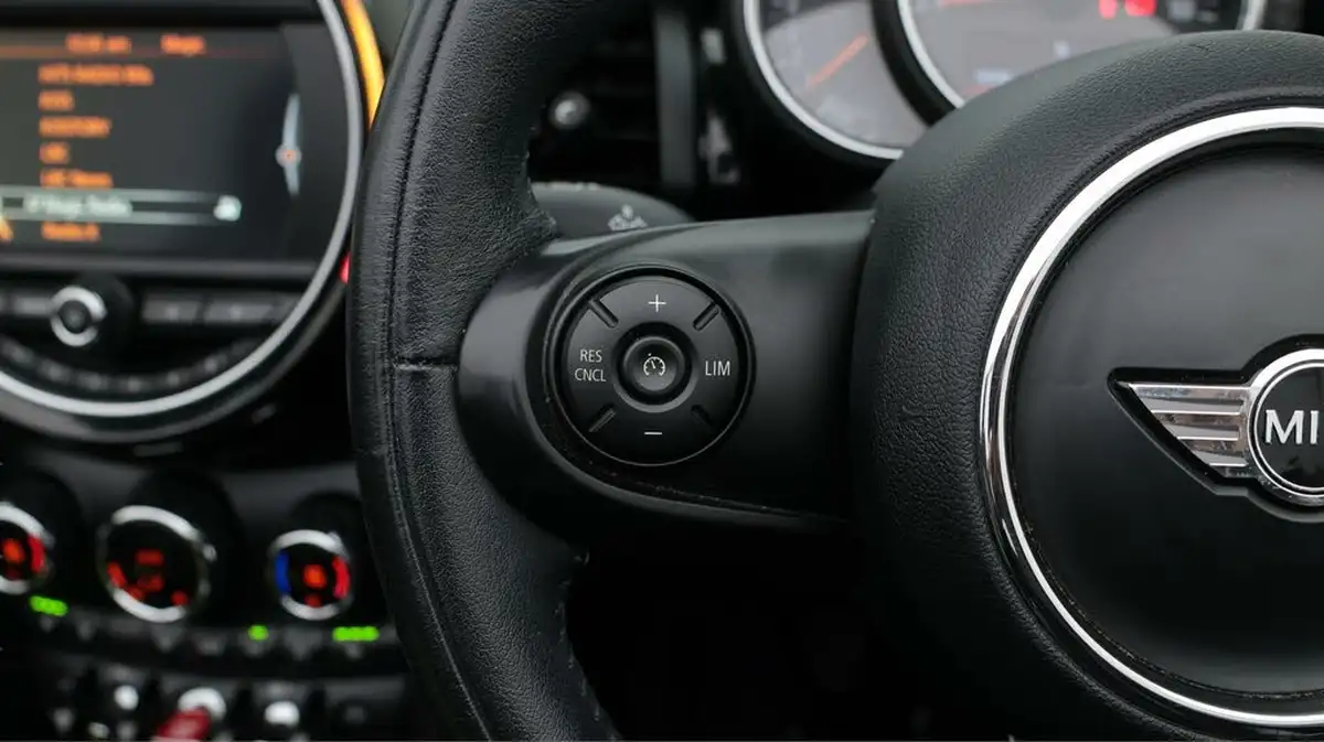 2018-mini-cooper-20-cooper-s-series-ii-ss-convertible-2d-big-26