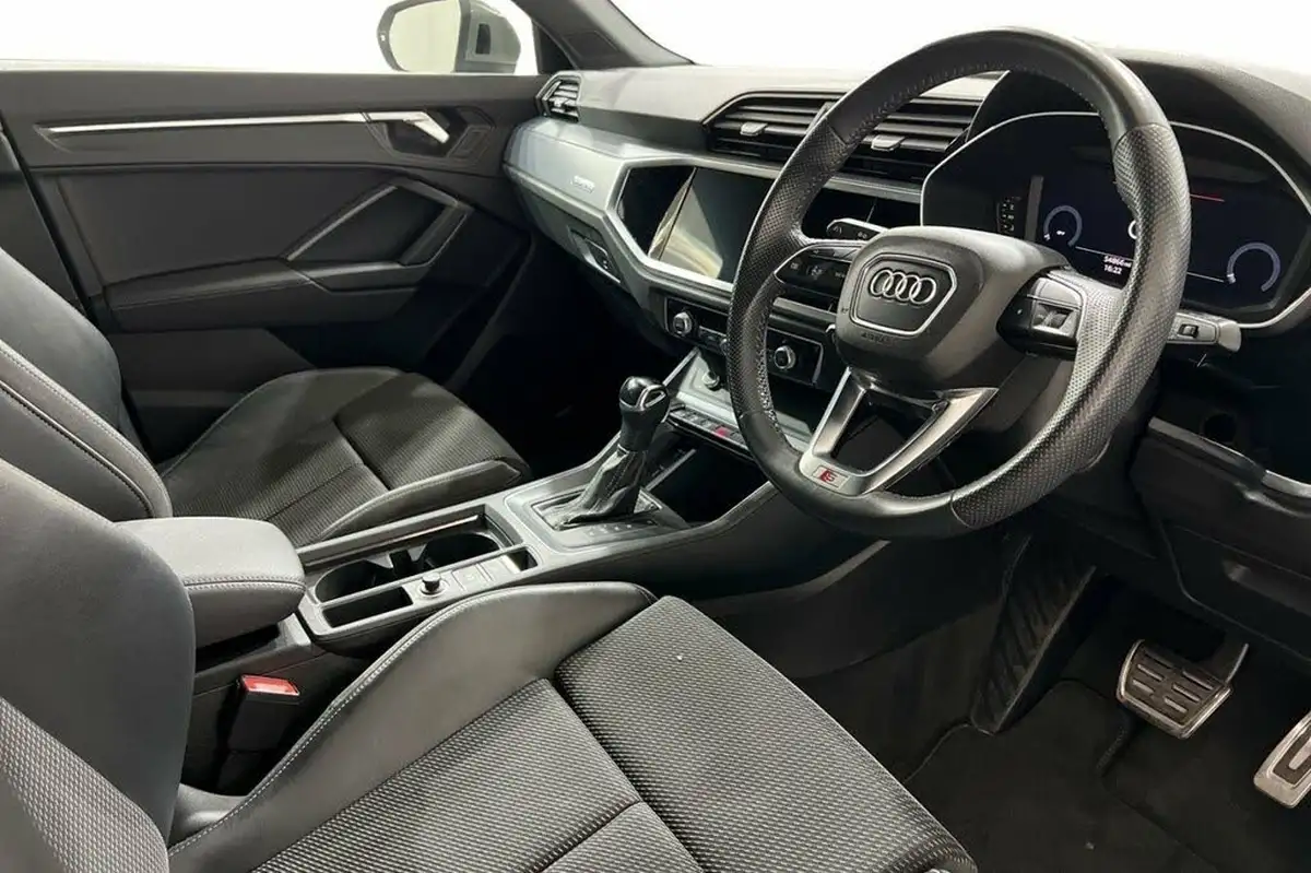 2019-audi-q3-20-40-tfsi-s-line-big-6