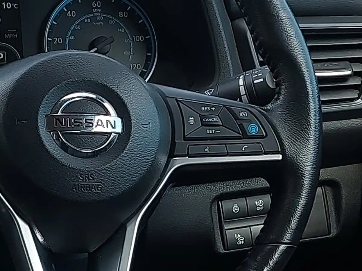 2020-nissan-leaf-e-tekna-big-13