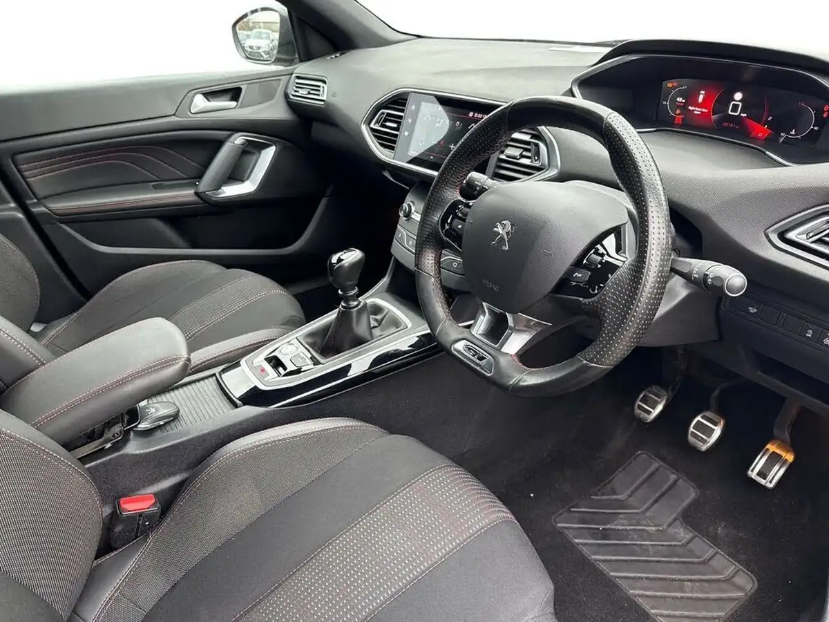 2021-peugeot-308-sw-12-puretech-gt-estate-big-5