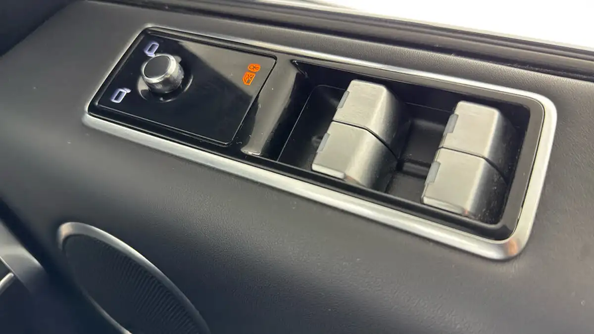 2021-land-rover-range-rover-sport-20-p400e-hse-dynamic-big-22
