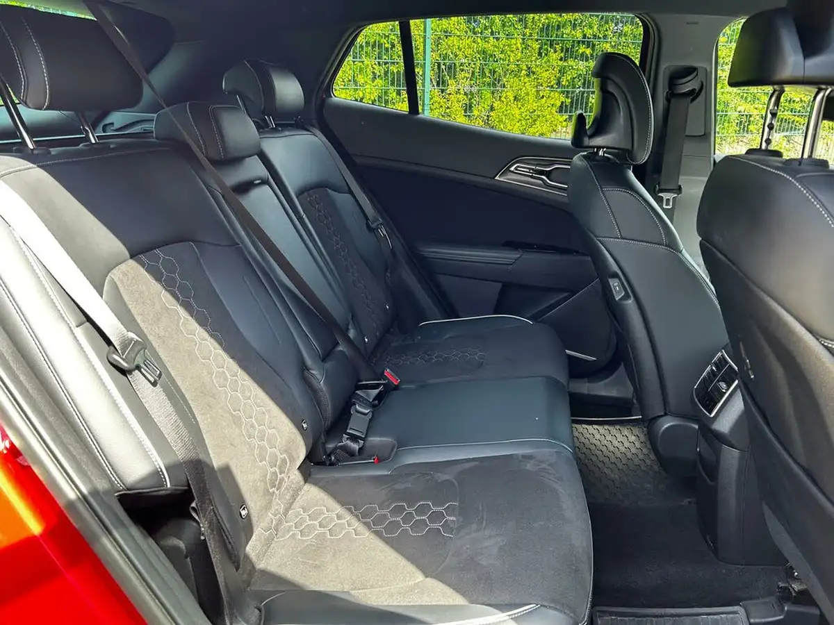 2022-kia-sportage-16-t-gdi-gt-line-148bhp-1598cc-big-10