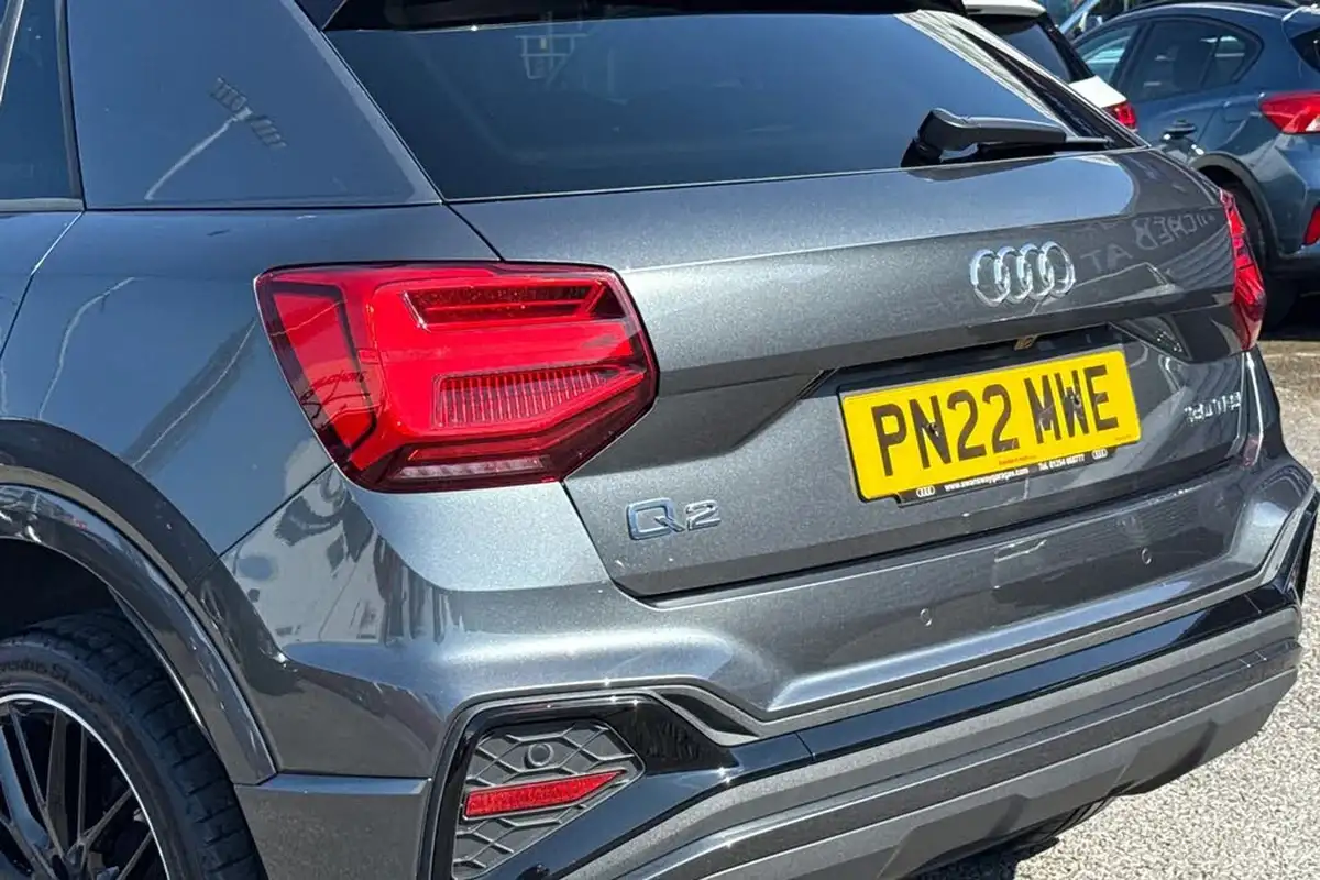 2022-audi-q2-10-30-tfsi-black-edition-big-7