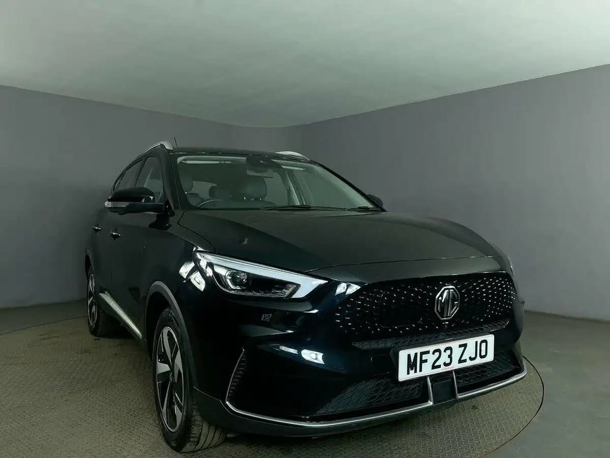 2023-mg-zs-suv-e-trophy-ev-176ps-big-1