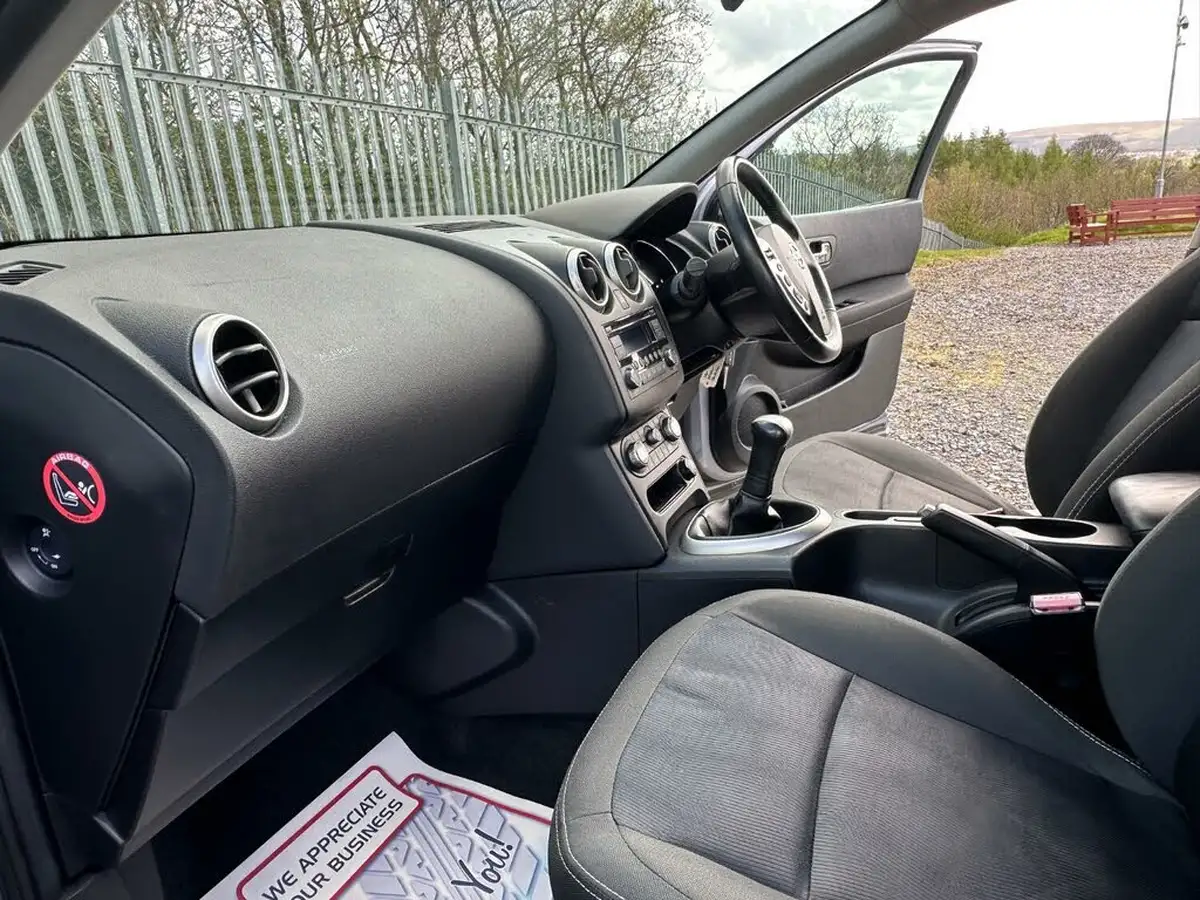 2011-nissan-qashqai-16-acenta-big-16