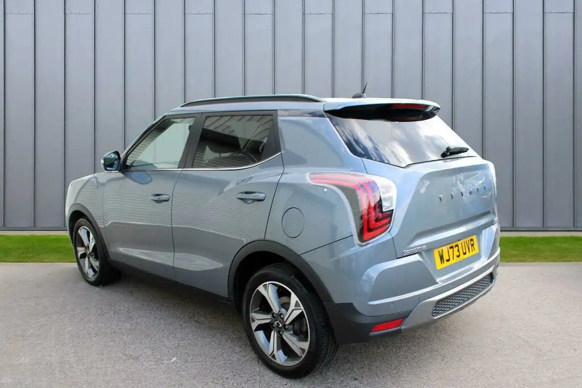 2023-kgm-ssangyong-tivoli-15-ultimate-big-4