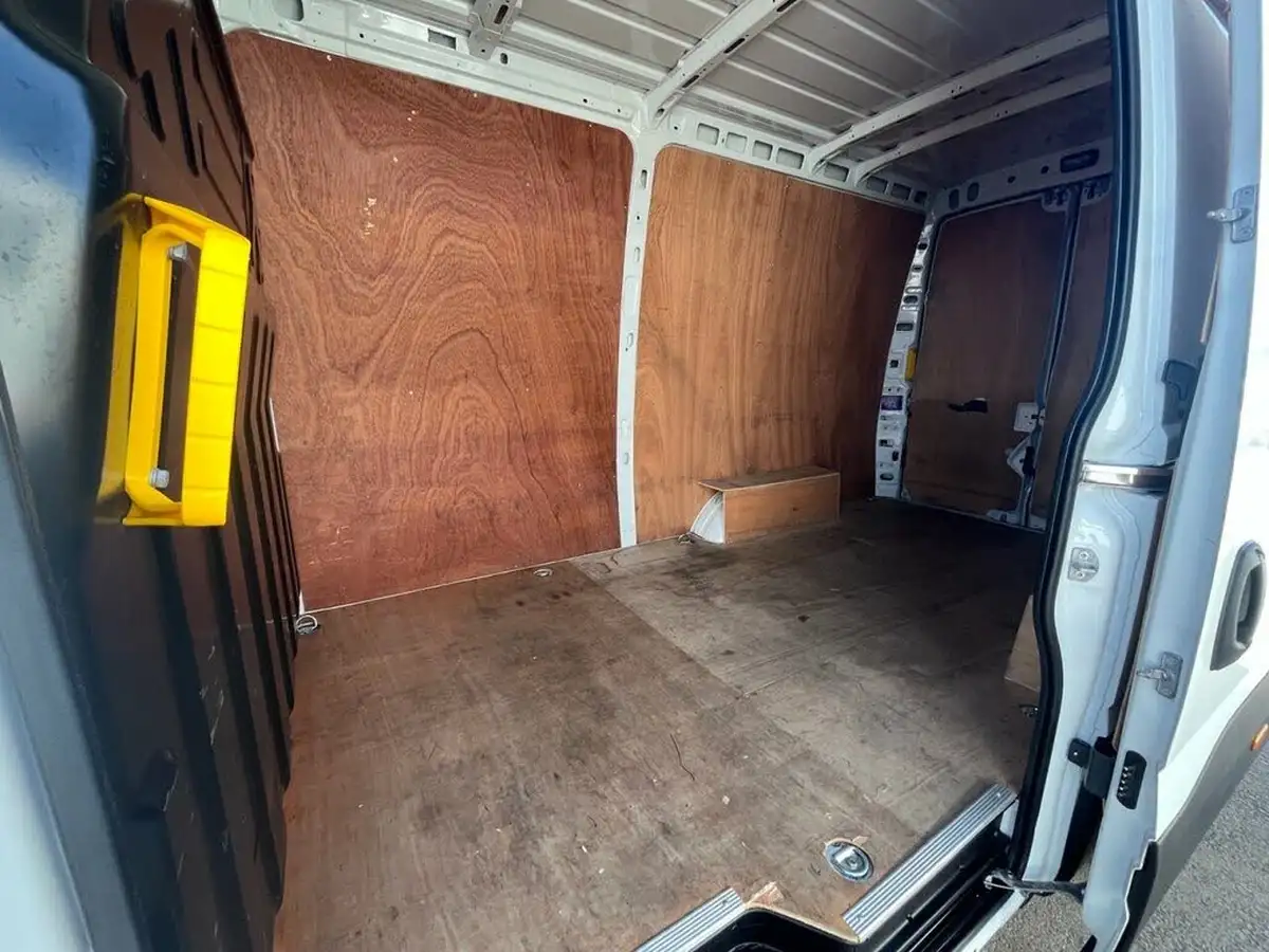 2023-iveco-daily-s-class-23td-35s14v-business-3520mm-h2-136pseu6dt-big-44