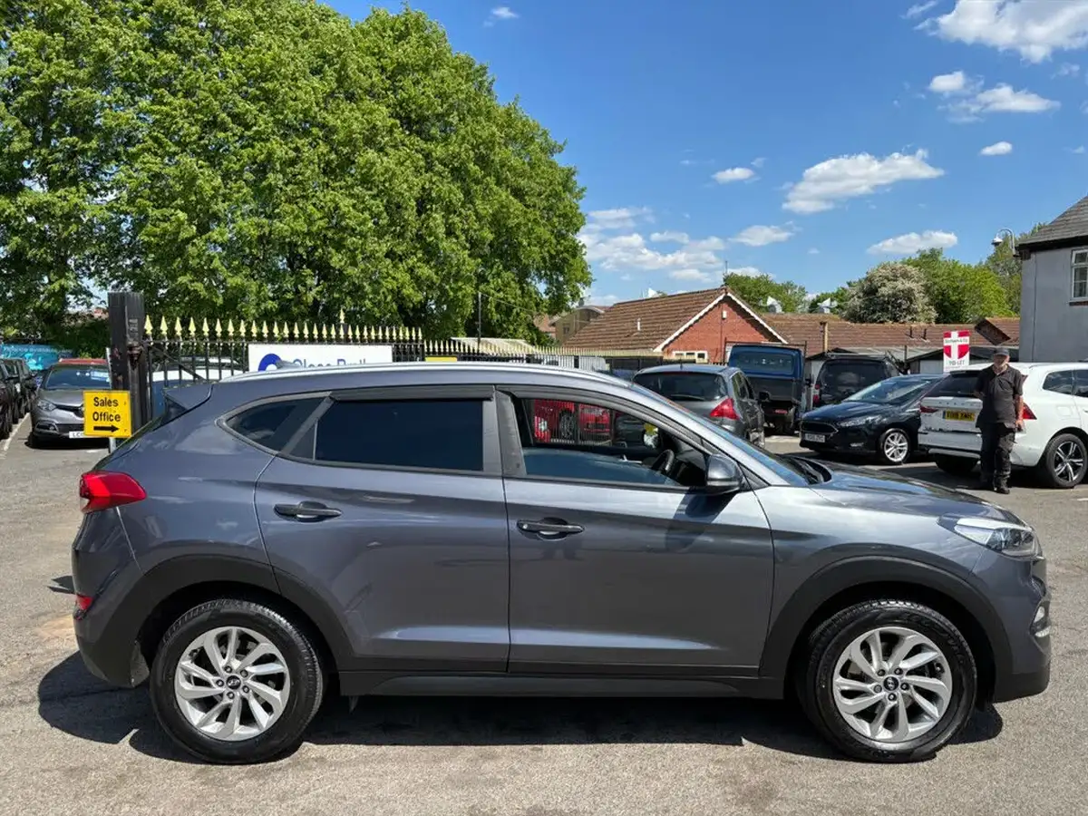 2017-hyundai-tucson-17crdi-blue-drive-se-nav-116ps-big-10