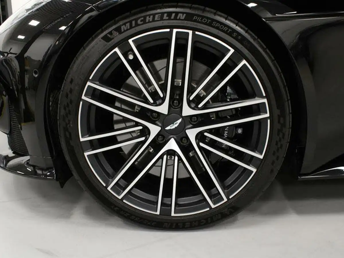 2024-aston-martin-db12-40-v8-auto-euro-6-ss-2dr-big-24