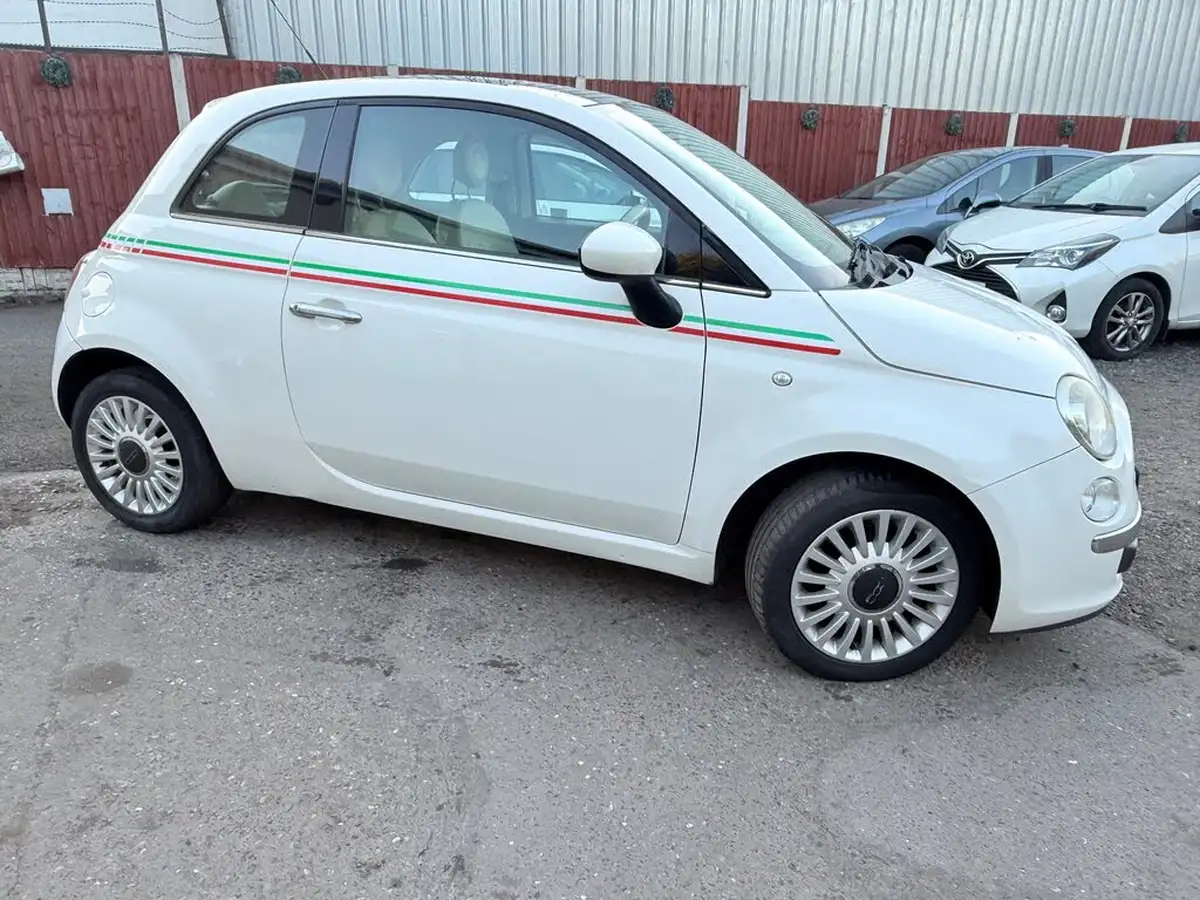 2011-fiat-500-12-lounge-big-5