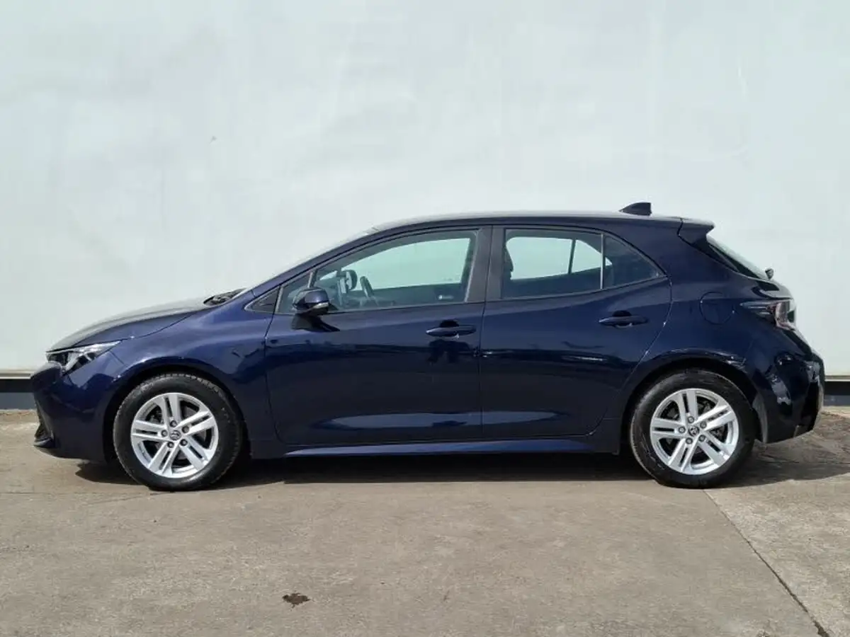2022-toyota-corolla-18-vvt-i-icon-120bhp-trk-hatchback-5d-big-3