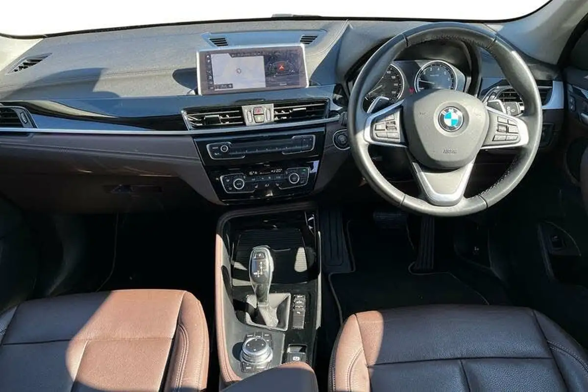 2021-bmw-x1-20-sdrive20i-xline-big-9